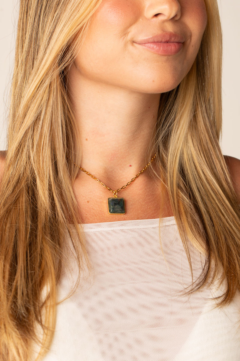 Colar Square Gem - Noite - Colar Dourado Lucky Bijoux