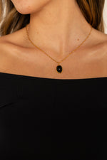 Colar Oval Preto - Colar Dourado Lucky Bijoux