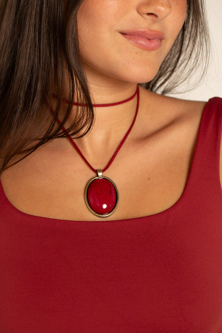 Colar Dali Bordô no Courinho