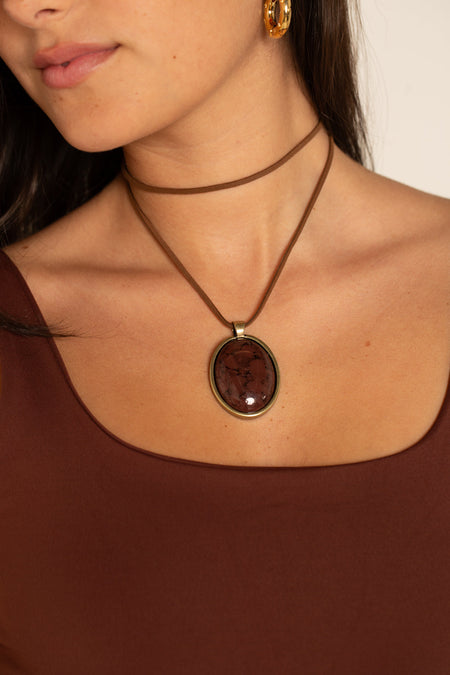 Colar Dali Marrom no Courinho