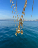 Colares Mãos - Colar Dourado Lucky Bijoux