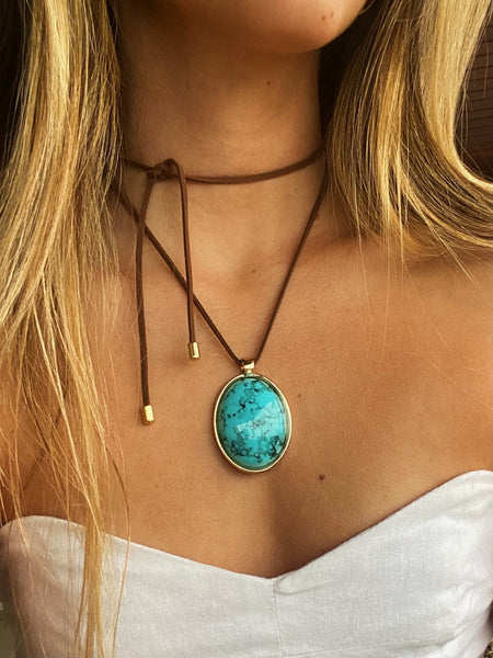 Colar Dali Turquesa no courinho - Lucky Bijoux